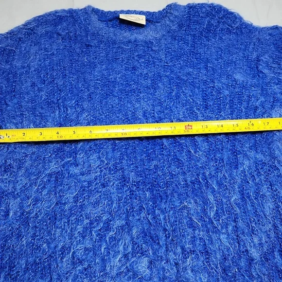 Another Look Sweater - Picture 9 of 10